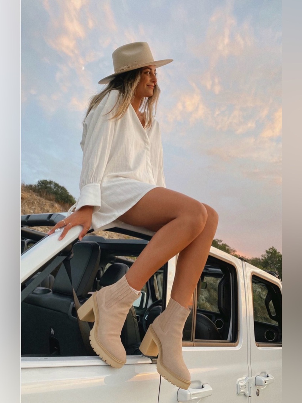 Dolce Vita Caster H2O Waterproof Lug Sole Platform Bootie Tan Suede NWT